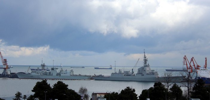 NATO savaş gemileri Samsun’a demir attı