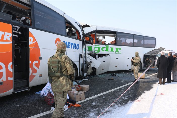 Iğdır'da otobüsler çarpıştı: 8 ölü 28 yaralı