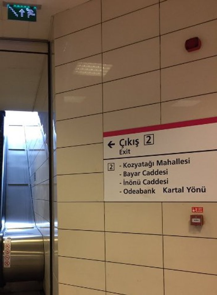 Kozyatağı metro istasyonunda yürüyen merdiven krizi