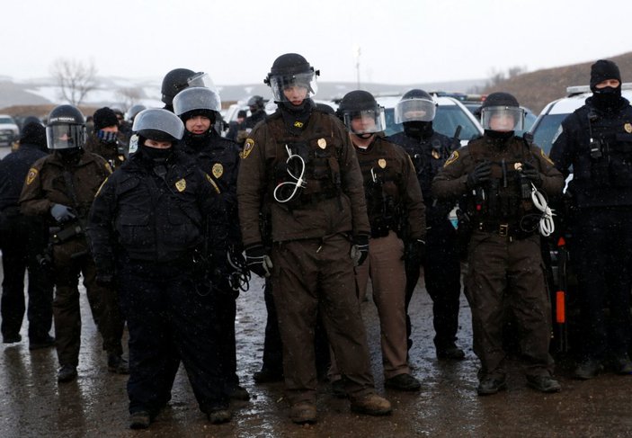 Kuzey Dakota'da protestocular gözaltında