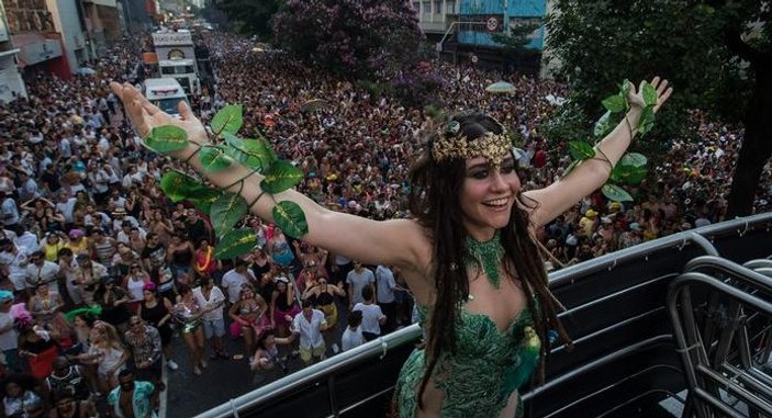 Rio Karnavalı krizin gölgesinde başladı