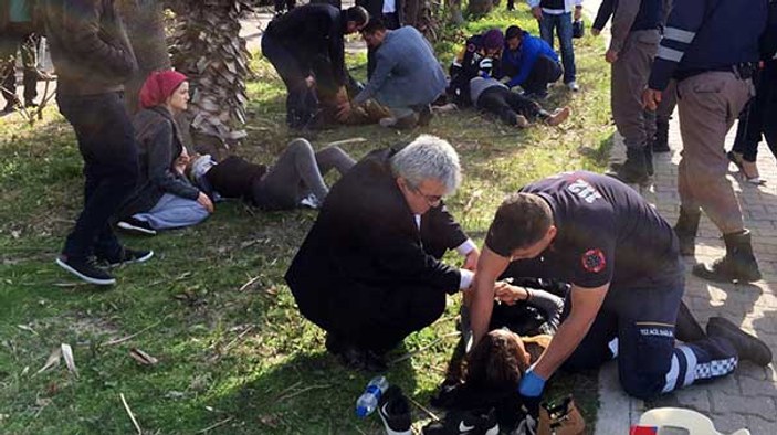 Antalya'da MHP konvoyunda kaza: 4 yaralı