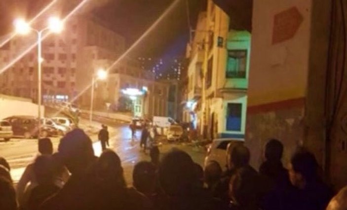 Cezayir'de emniyet merkezine intihar saldırısı