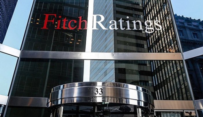 Fitch not düşürdü ama Türk lirası değer kazandı