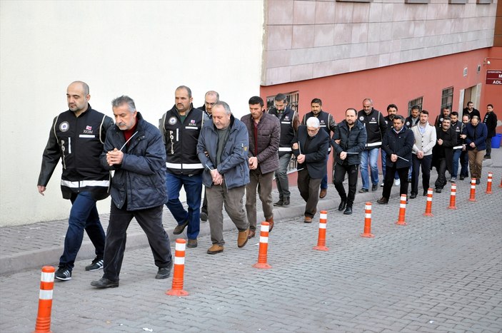 Kayseri'de 12 FETÖ'cü toplantı halinde yakalandı