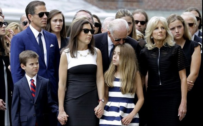 Joe Biden'ın küçük oğlu yengesiyle ilişki yaşıyor