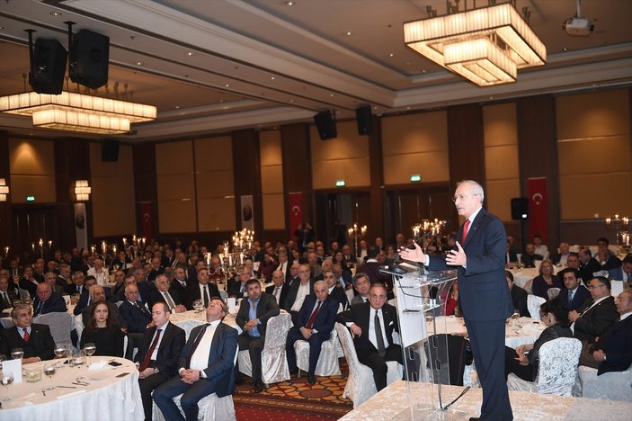 Kılıçdaroğlu ihraç edilen akademisyenlerle bir araya geldi