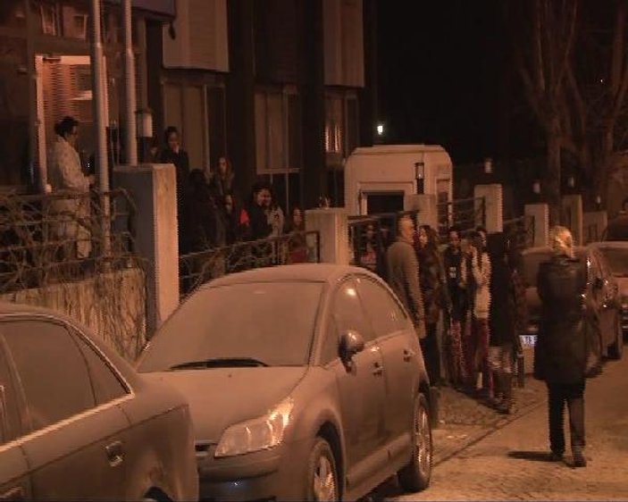 Beşiktaş'ta yeraltı elektrik kabloları yandı