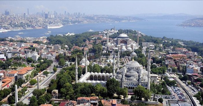 İstanbul'da riskli binalar yıkılıyor