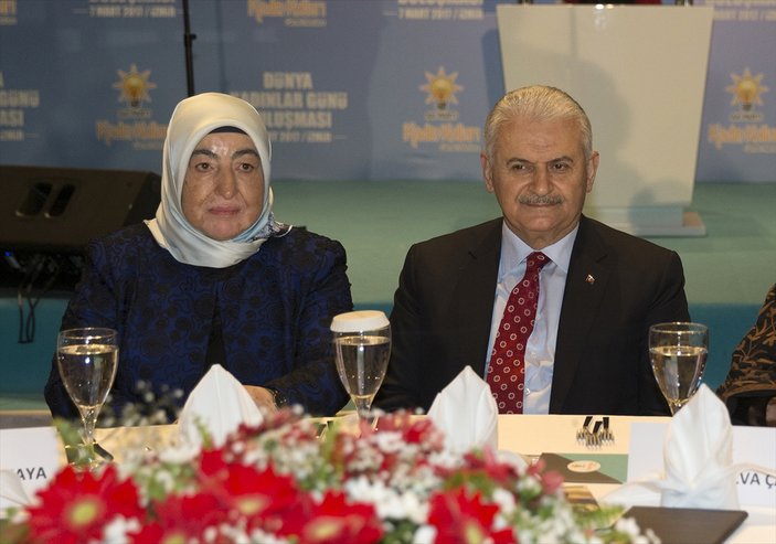 Başbakan İzmir'de Dünya Kadınlar Günü Buluşması'nda konuştu