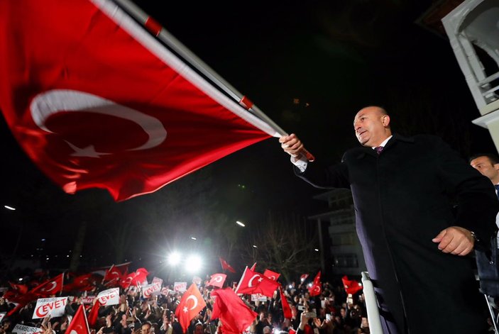 Çavuşoğlu'ndan Hamburg'da Almanya'ya demokrasi dersi