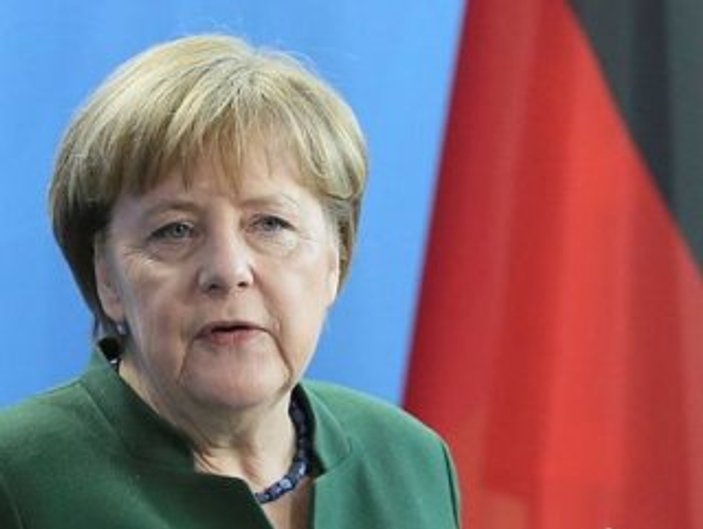Merkel Cumhurbaşkanı'nın sözlerini üzücü buldu
