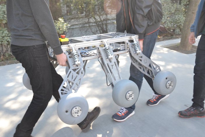 İTÜ öğrencilerinden 'insansız kara aracı'