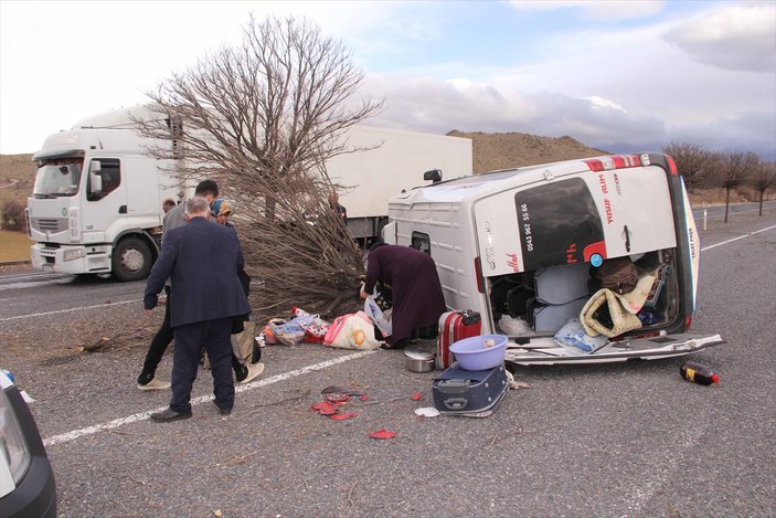 Kayseri'de trafik kazası: 13 yaralı