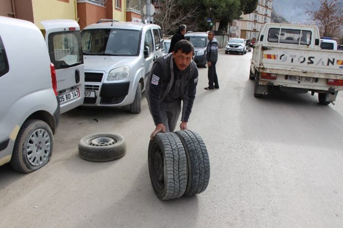 Amasya'da 30’dan fazla aracın lastiği kesildi