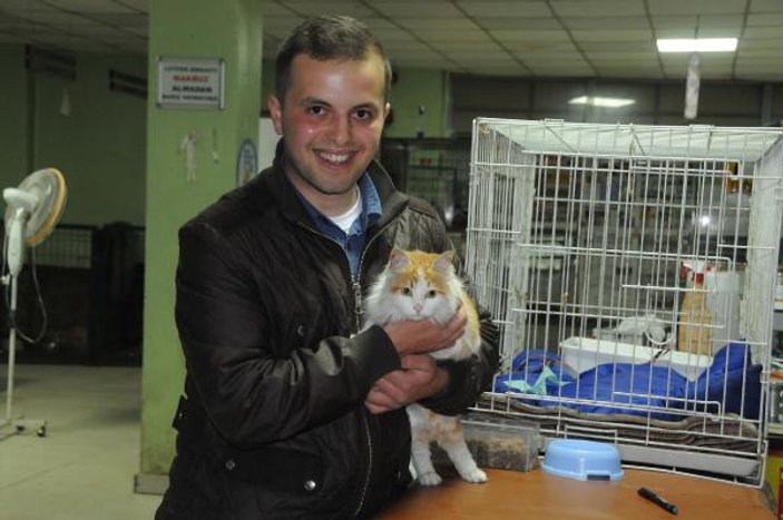 El Bab'da kurtardığı kediyi G.Antep'te ziyaret etti