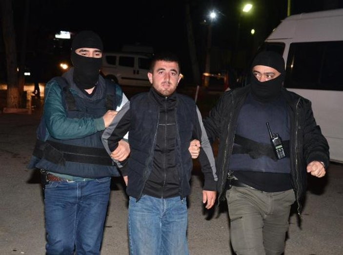 Adana'da PKK'ya şafak operasyonu
