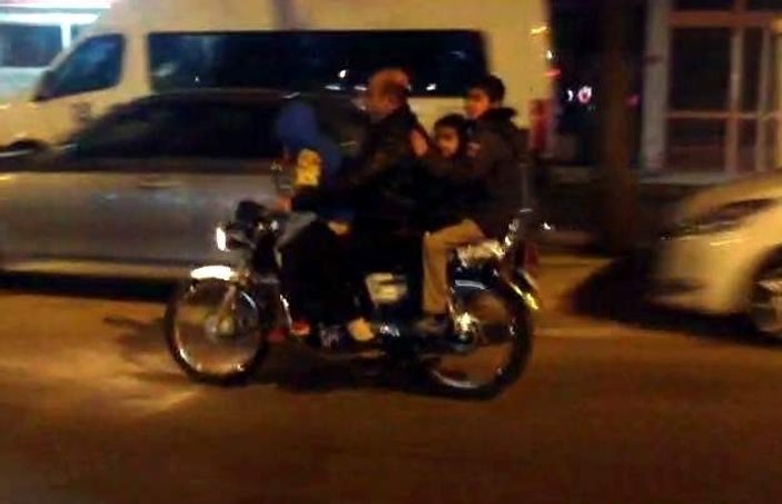 Adıyaman'da bir motosiklete 3’ü çocuk 4 kişi bindi