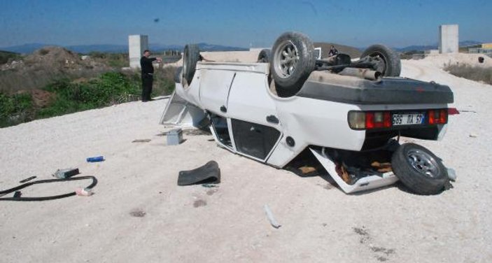Manisa'da mıcırlı yolda kaza: 1 ölü 2 yaralı