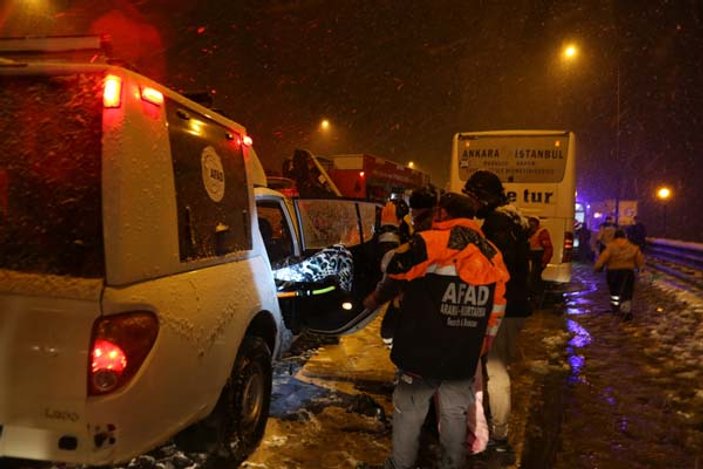 Bolu Dağı'nda kar kazalara yol açtı