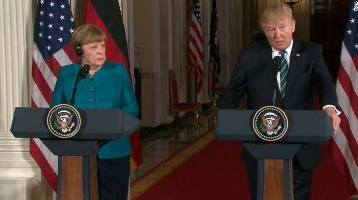 Trump'ın esprisi Merkel'i şaşırttı