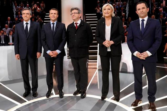 Fransa'da adaylar yarışırken Le Pen burkini konusunu açtı