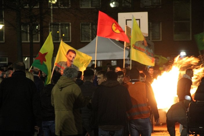 PKK yandaşları Lahey'de yürüdü