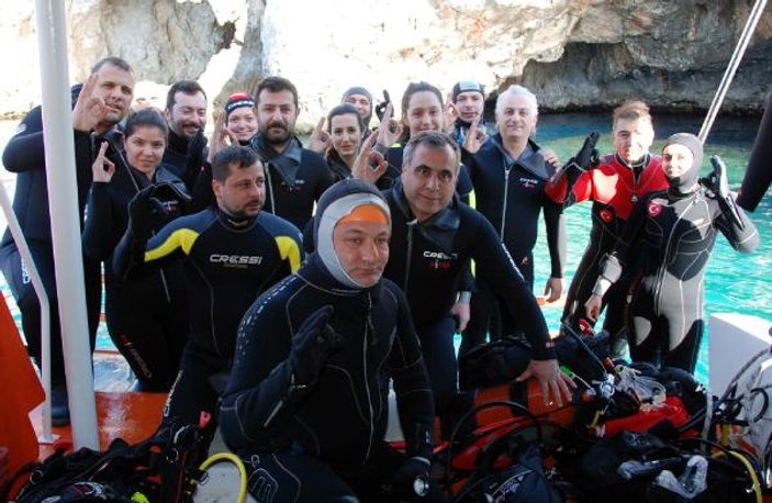 Antalya'da dalış sezonu şehitler anılarak açıldı
