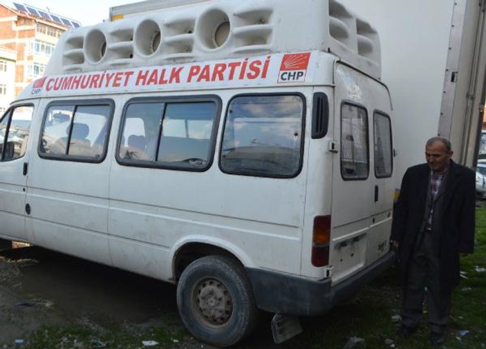 Sinop'ta CHP minibüsünün plakalarını söktüler