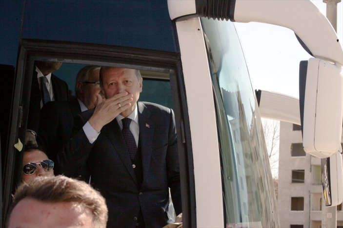 Cumhurbaşkanı Erdoğan'a bozkurt selamı