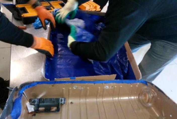Van'da İranlı yolcunun valizinden uyuşturucu çıktı