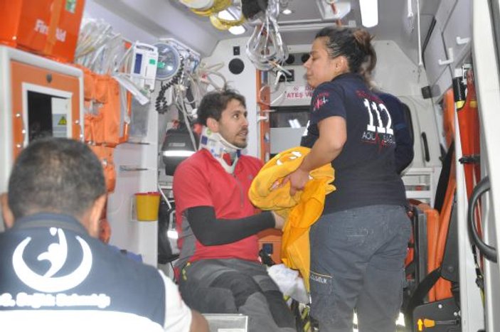 Adana'da uçurumda mahsur kalan 2 paraşütcü kurtarıldı