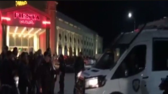 Bulgaristan'daki Serdar Ortaç konserine bomba alarmı verildi