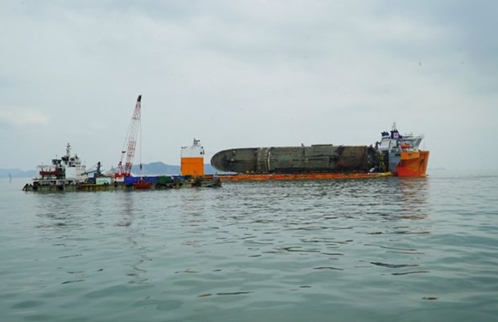 Güney Kore'de 3 yıl önce batan gemi çıkarıldı