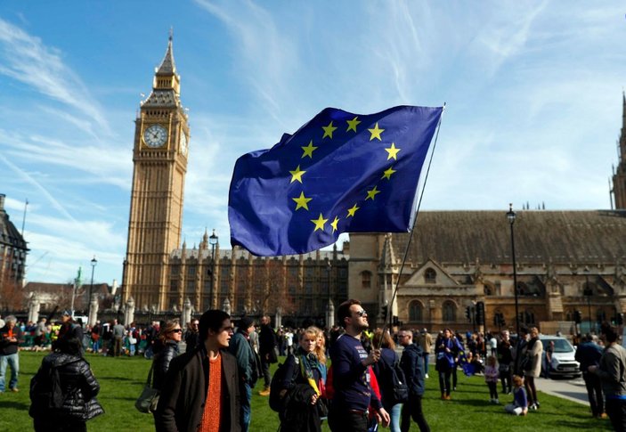 İngiltere'de Brexit karşıtları Londra'da yürüdü