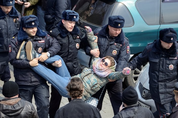 Rusya'nın muhalif lideri gözaltına alındı
