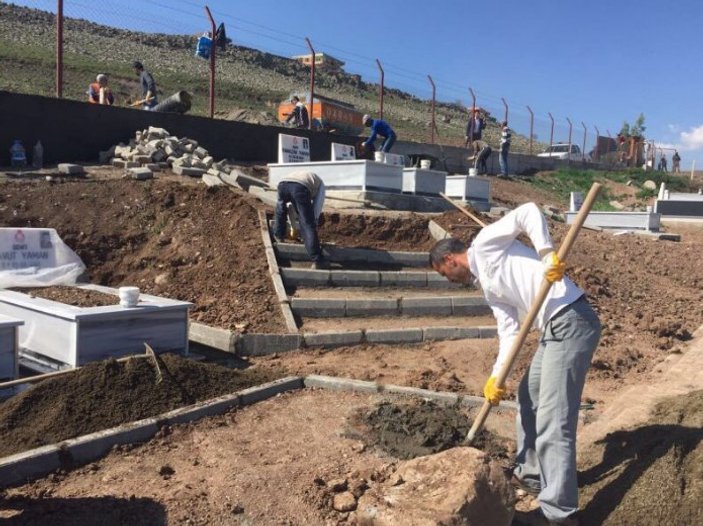 PKK'nın katlettiği köylüler için anıt mezar yapıldı