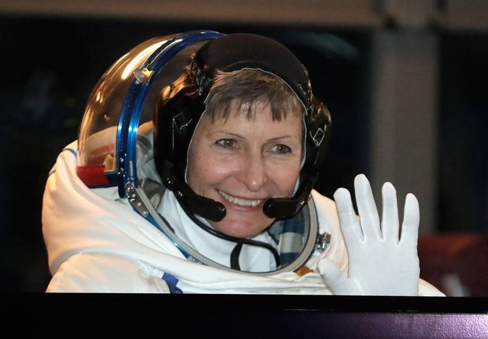 ABD'li kadın astronottan uzayda yürüyüş rekoru