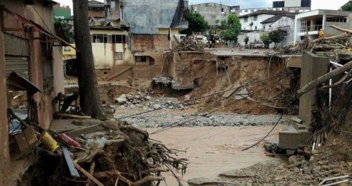 Kolombiya'da sel 200'den fazla kişinin canını aldı