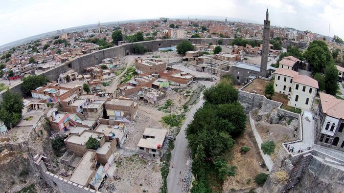 Terörden temizlenen Diyarbakır Sur'un değişimi