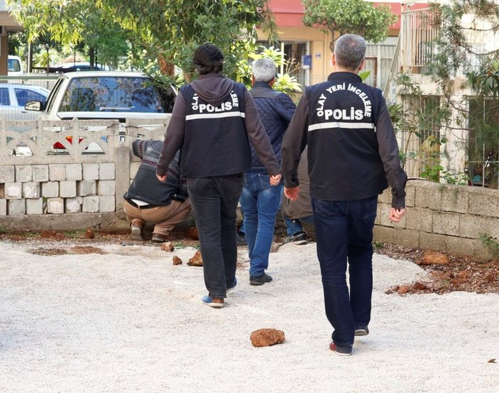 Antalya'da apartman bahçesinde 2 el bombası bulundu