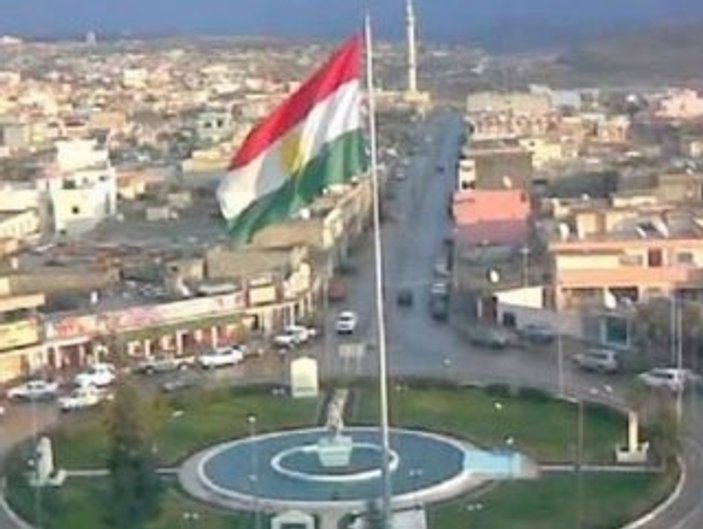 Kerkük'te Kürt bayrağı ısrarı sürüyor