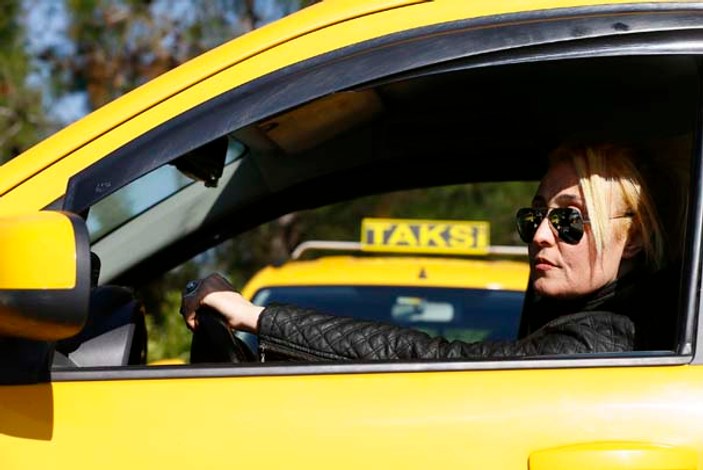 İzmir'in kadın taksicisi Gülseren