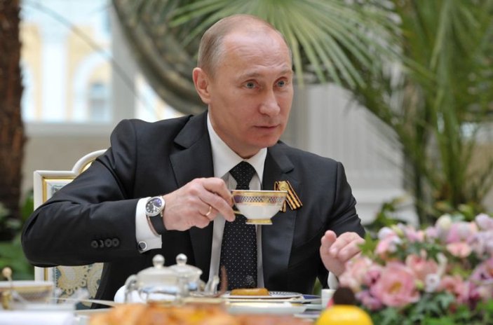Putin güne çay içerek başlıyor