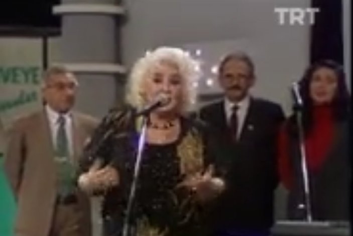 Kılıçdaroğlu'nun şarkı söylediği anlar TRT Arşiv'de