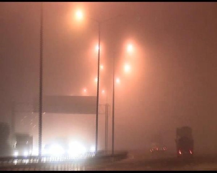 İstanbul'da yoğun sisli sabah