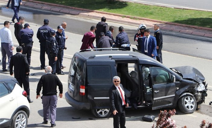 Kemal Kılıçdaroğlu'nun konvoyunda kaza