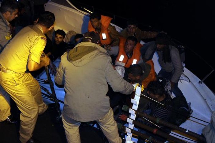 Antalya'da denizde 30 kaçak yakalandı