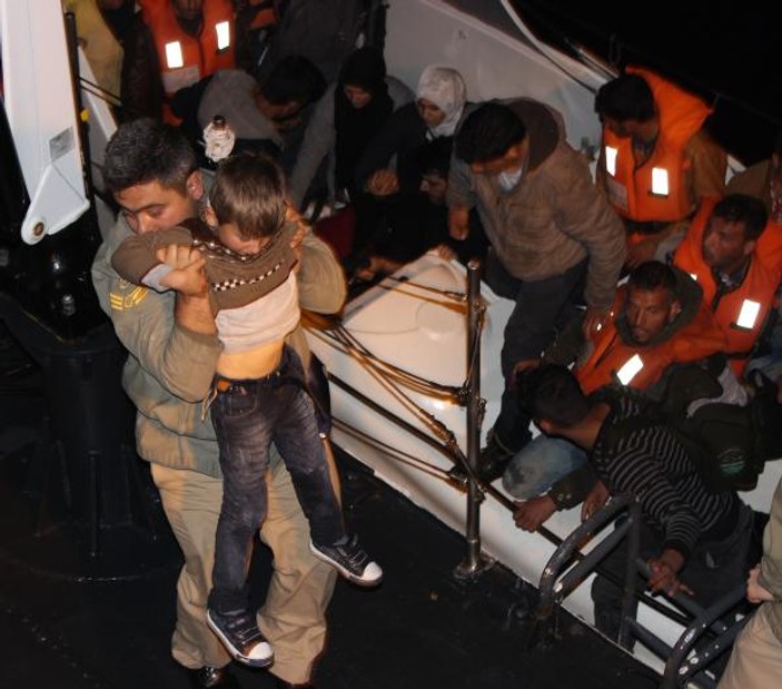 Antalya'da denizde 30 kaçak yakalandı