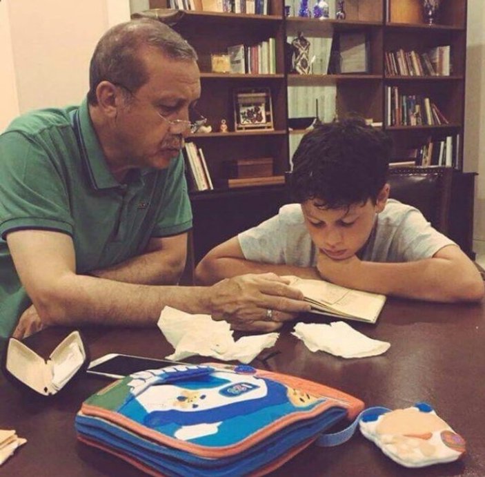 Cumhurbaşkanı Erdoğan'ın torunuyla çekilen fotoğrafı